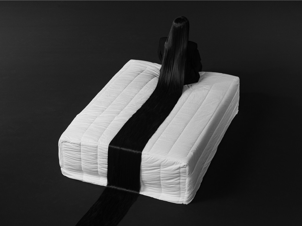 Jürgen Klauke – Attraktiver Attraktor. Aesthetische Paranoia e Wackelkontakthttps://www.exibart.com/repository/media/eventi/2010/02/jürgen-klauke-8211-attraktiver-attraktor.-aesthetische-paranoia-e-wackelkontakt.jpg