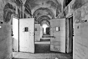 Franco Monari – Memore. Fotografie di luoghi abbandonati di Modena e Reggio Emilia