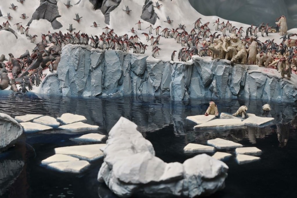 Jake e Dinos Chapman – Il sole splenderà brillante sul vostro cadavere marcio mentre le vostre ossa risplendono al chiaro di lunahttps://www.exibart.com/repository/media/eventi/2010/04/jake-e-dinos-chapman-8211-il-sole-splenderà-brillante-sul-vostro-cadavere-marcio-mentre-le-vostre-ossa-risplendono-al-chiaro-di-luna.jpg