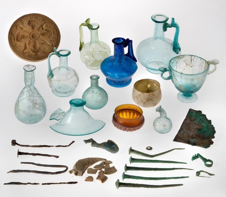 Altino. Vetri di lagunahttps://www.exibart.com/repository/media/eventi/2010/05/altino.-vetri-di-laguna.jpg