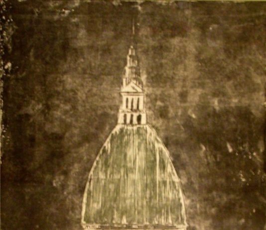 Claudio Molinari – Acrobazie verticali. Trapezio e tuffo avvitato in un bicchiere di vermuth