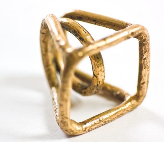 Isabella Nurigiani – Immersioni geometriche