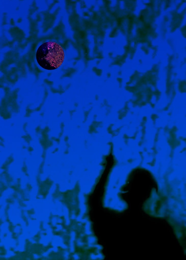 Bizhan Bassiri – La caduta delle meteoriti nelle ore vitali che anticipano la visionehttps://www.exibart.com/repository/media/eventi/2010/06/bizhan-bassiri-8211-la-caduta-delle-meteoriti-nelle-ore-vitali-che-anticipano-la-visione-1.jpg