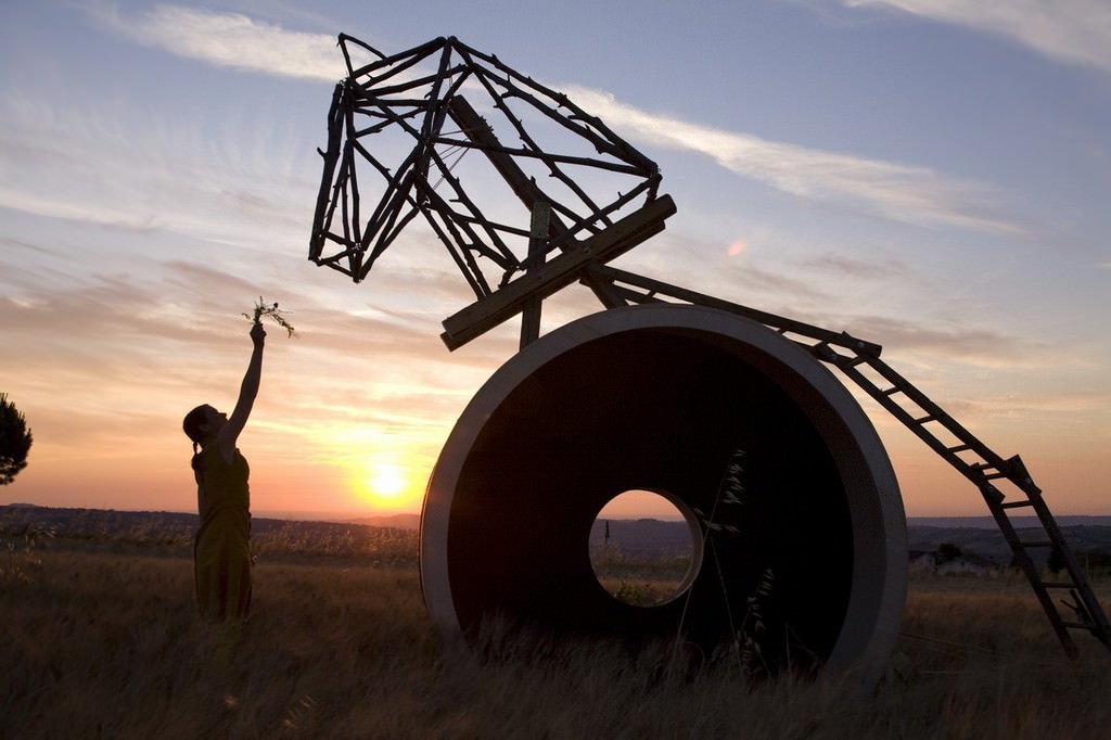 Futurefarmers – This is Not a Trojan Horsehttps://www.exibart.com/repository/media/eventi/2010/07/futurefarmers-8211-this-is-not-a-trojan-horse.jpg