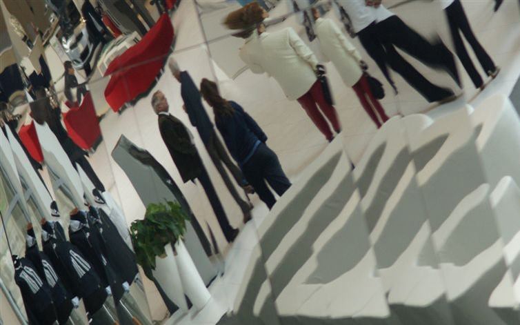 Visione intima. Alla scoperta dei segreti della realtàhttps://www.exibart.com/repository/media/eventi/2010/07/visione-intima.-alla-scoperta-dei-segreti-della-realtà.jpg