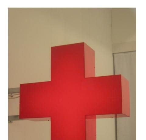 Maurizio Cattelan – Senza titolo (croce rossa)