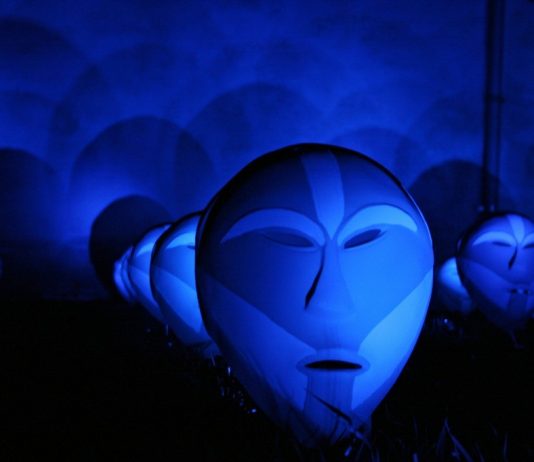 Richi Ferrero – Bwindilightmasks