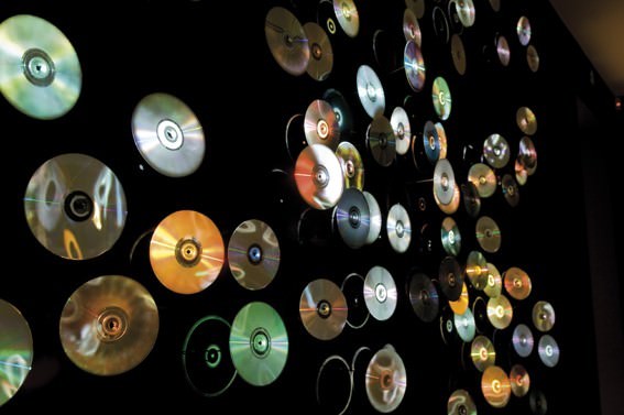 Daniel Canogar – Spinhttps://www.exibart.com/repository/media/eventi/2011/03/daniel-canogar-8211-spin.jpg