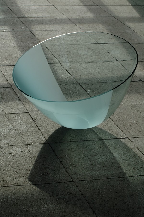 Helene Briels / Bert Frijns – Riflessionihttps://www.exibart.com/repository/media/eventi/2011/04/helene-briels-bert-frijns-8211-riflessioni.jpg