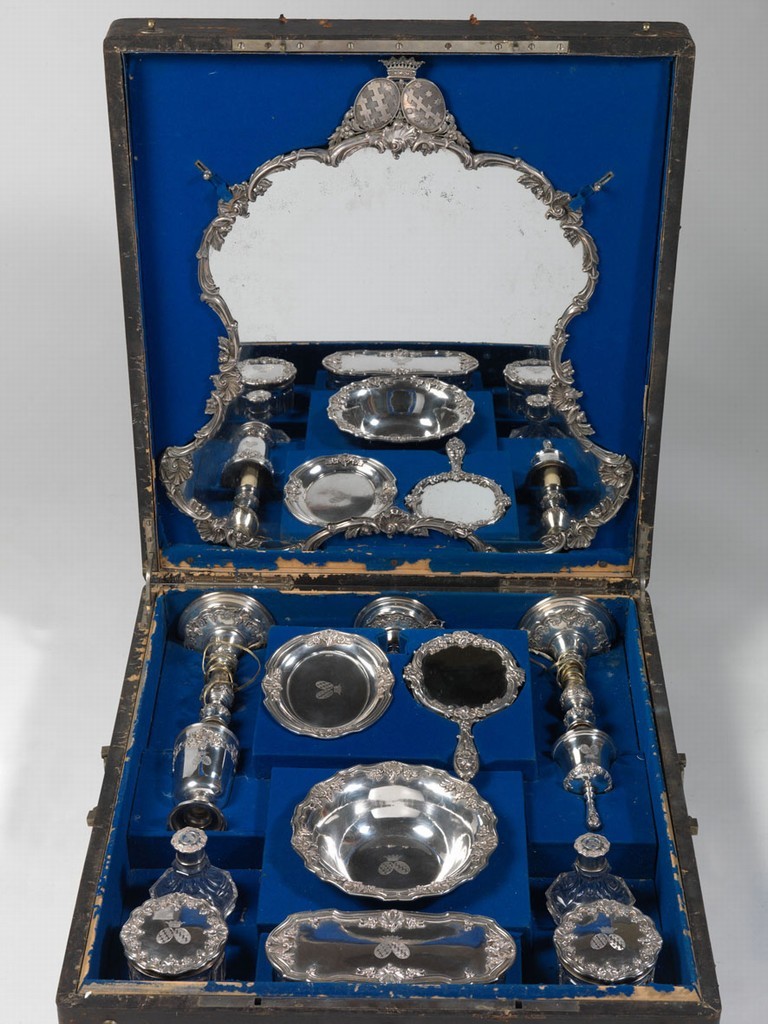 Argenti, gioielli e orologihttps://www.exibart.com/repository/media/eventi/2011/05/argenti-gioielli-e-orologi.jpg