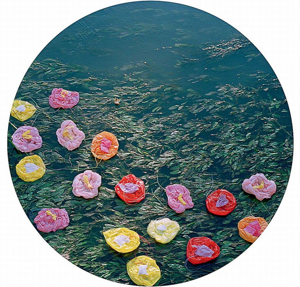 Goldiechiari – Ninfeehttps://www.exibart.com/repository/media/eventi/2011/05/goldiechiari-8211-ninfee.jpg