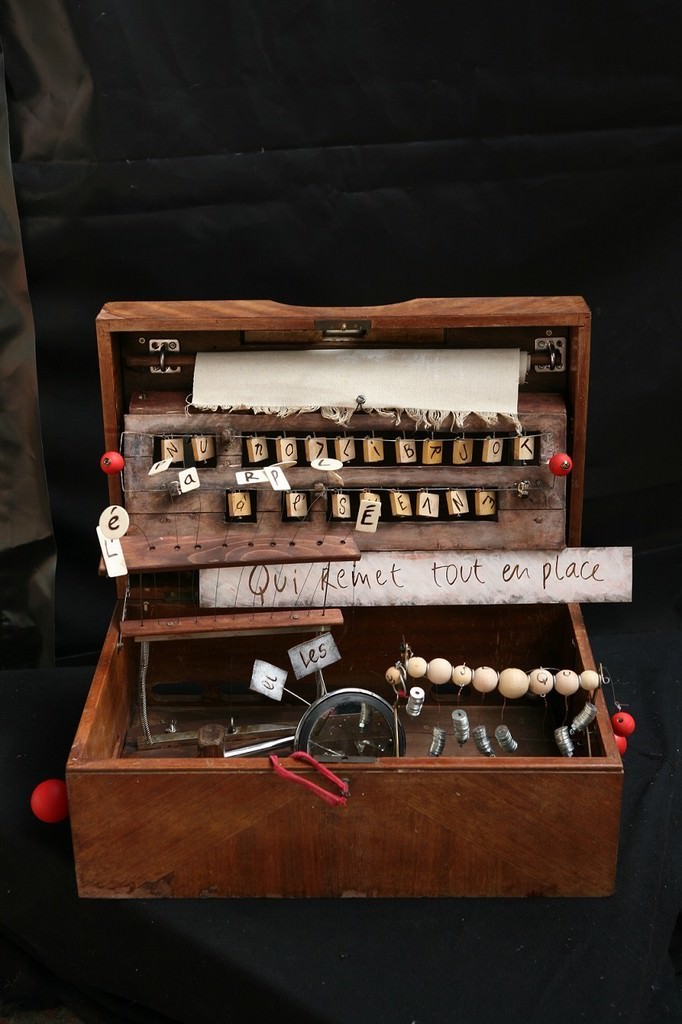 Daniela Calisi – Poetry Machinehttps://www.exibart.com/repository/media/eventi/2011/06/daniela-calisi-8211-poetry-machine.jpg