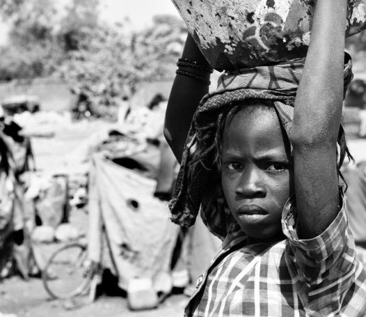 Black&Water – Burkina Faso: il paese dove l’acqua si misura in chilometri