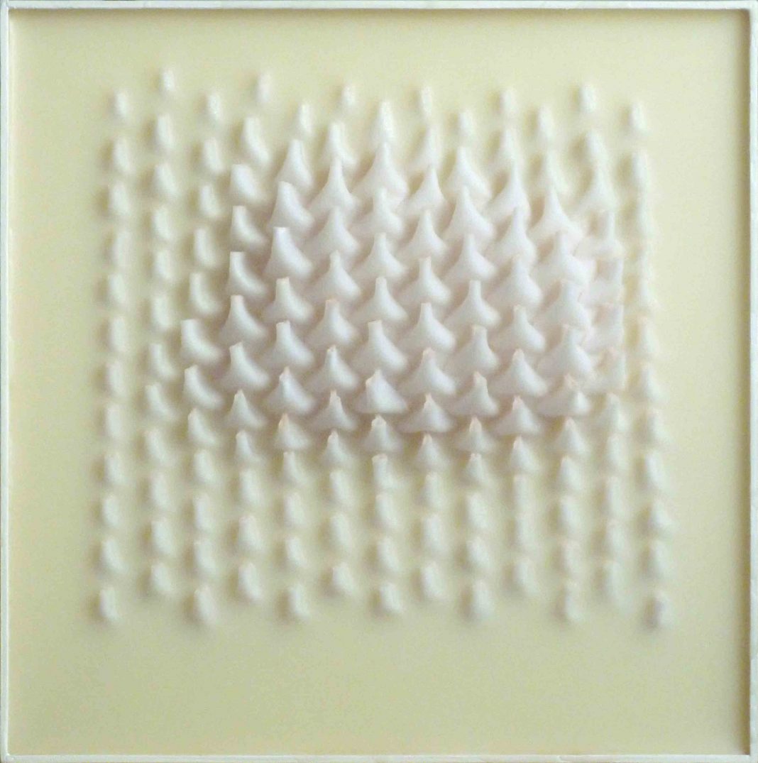 Matteo Gironi – L’infinita modificazione dell’identicohttps://www.exibart.com/repository/media/eventi/2011/10/matteo-gironi-8211-l8217infinita-modificazione-dell8217identico-1068x1075.jpg