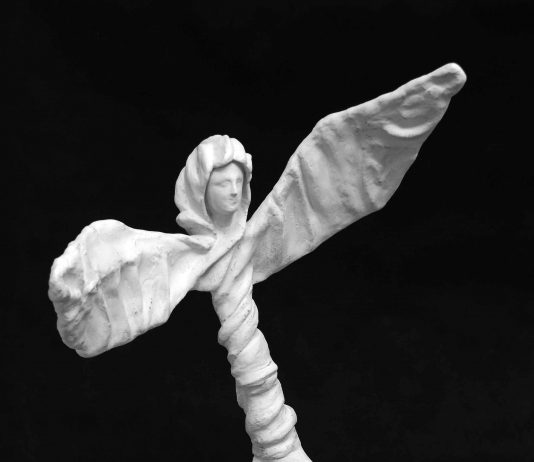 Gianni Martinetti – La corte del Sole, con riflessi scultorei della Terra