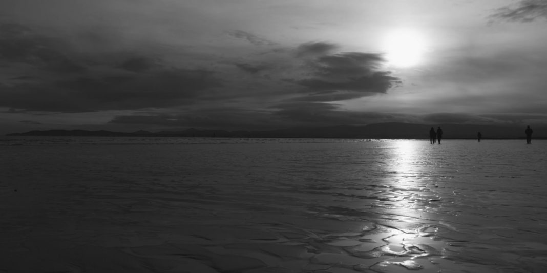 Damir Ocko  – We saw nothing but the uniform blue of the Skyhttps://www.exibart.com/repository/media/eventi/2012/02/damir-ocko-8211-we-saw-nothing-but-the-uniform-blue-of-the-sky-1068x533.jpg