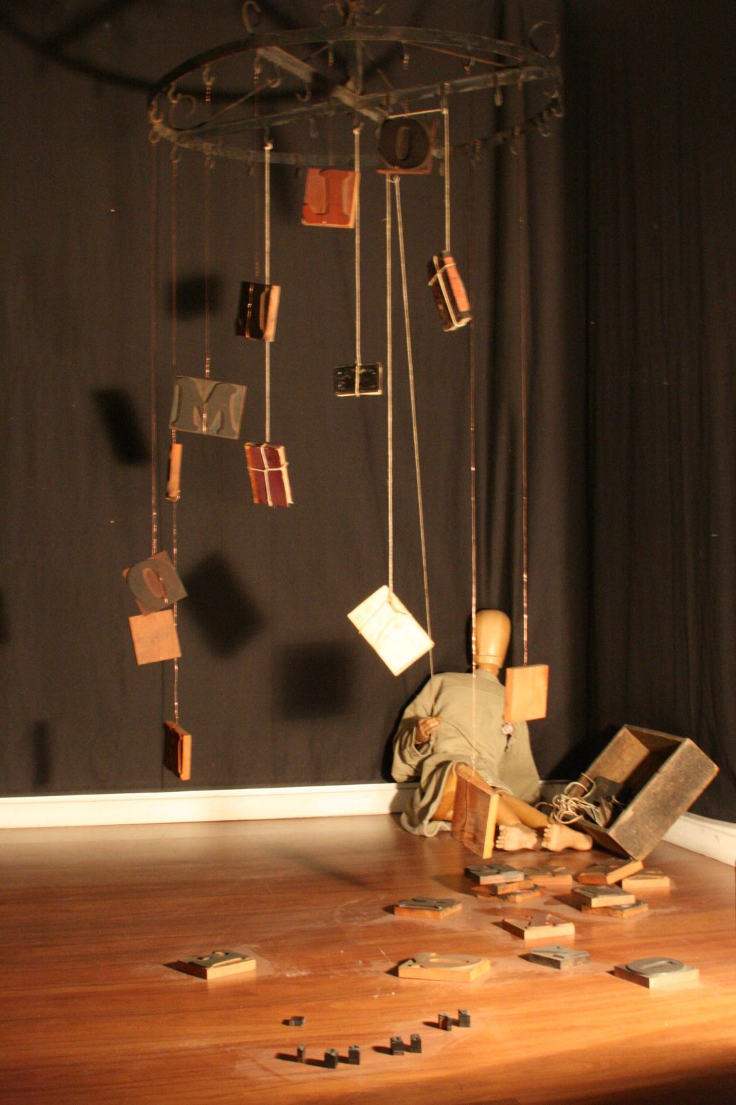 Virgilio Patarini – Tempo sospesohttps://www.exibart.com/repository/media/eventi/2012/05/virgilio-patarini-8211-tempo-sospeso-1068x1602.jpg