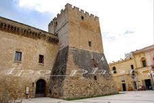Frammenti di Arcobaleno invadono il Castello