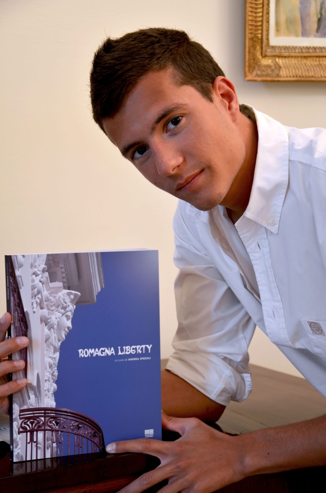 Incontro con l’autore Andrea Speziali: presentazione del libro “Romagna Liberty”https://www.exibart.com/repository/media/eventi/2012/08/incontro-con-l8217autore-andrea-speziali-presentazione-del-libro-8220romagna-liberty8221-1068x1612.jpg