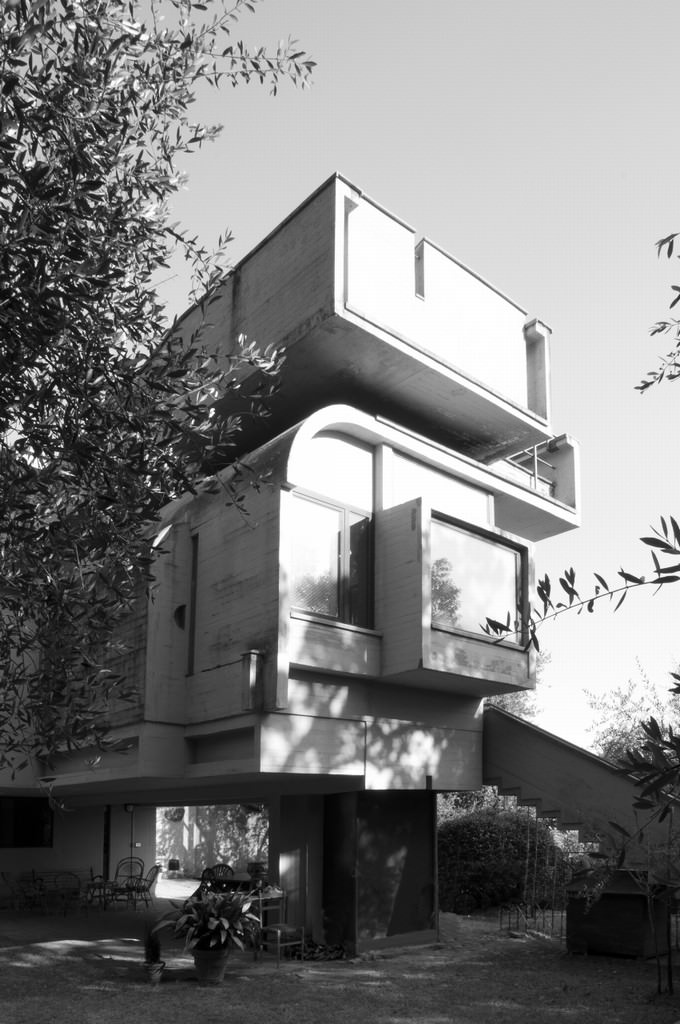 ARCHITETTURA MODERNA A FIESOLEhttps://www.exibart.com/repository/media/eventi/2012/09/architettura-moderna-a-fiesole.jpg