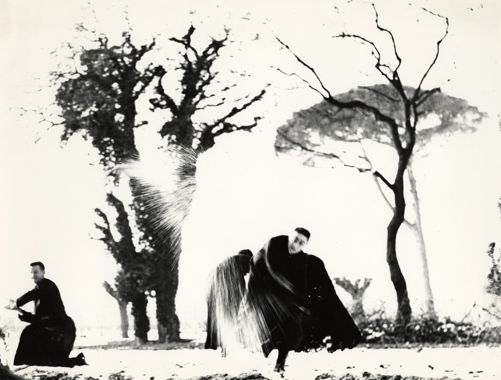 MARIO GIACOMELLI – FOTOGRAFIE DALL’ARCHIVIO DI LUIGI CROCENZIhttps://www.exibart.com/repository/media/eventi/2012/09/mario-giacomelli-8211-fotografie-dall8217archivio-di-luigi-crocenzi.jpg