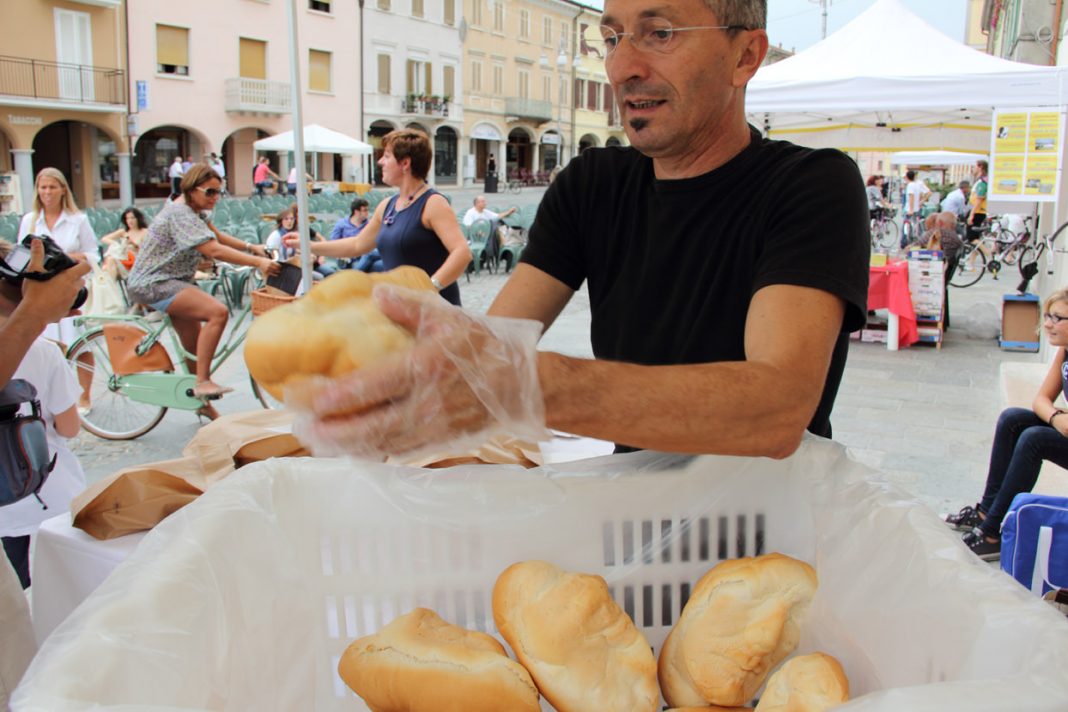 Giovanni Morbin – La quarta settimanahttps://www.exibart.com/repository/media/eventi/2012/10/giovanni-morbin-8211-la-quarta-settimana-1068x712.jpg