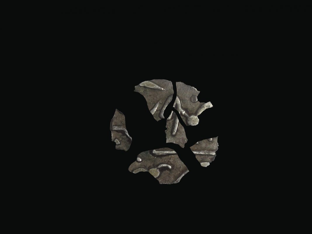 Sonya Orfalian – Homo sine pecunia est imago mortishttps://www.exibart.com/repository/media/eventi/2012/10/sonya-orfalian-8211-homo-sine-pecunia-est-imago-mortis-1068x801.jpg