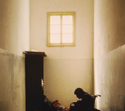 Antonella Pizamiglio – Muri. Dalla ferocità di Leros ad oggi