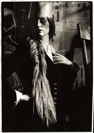 Attilio Pavin –  Storie di ASSENZA di sguardi, volti e figure