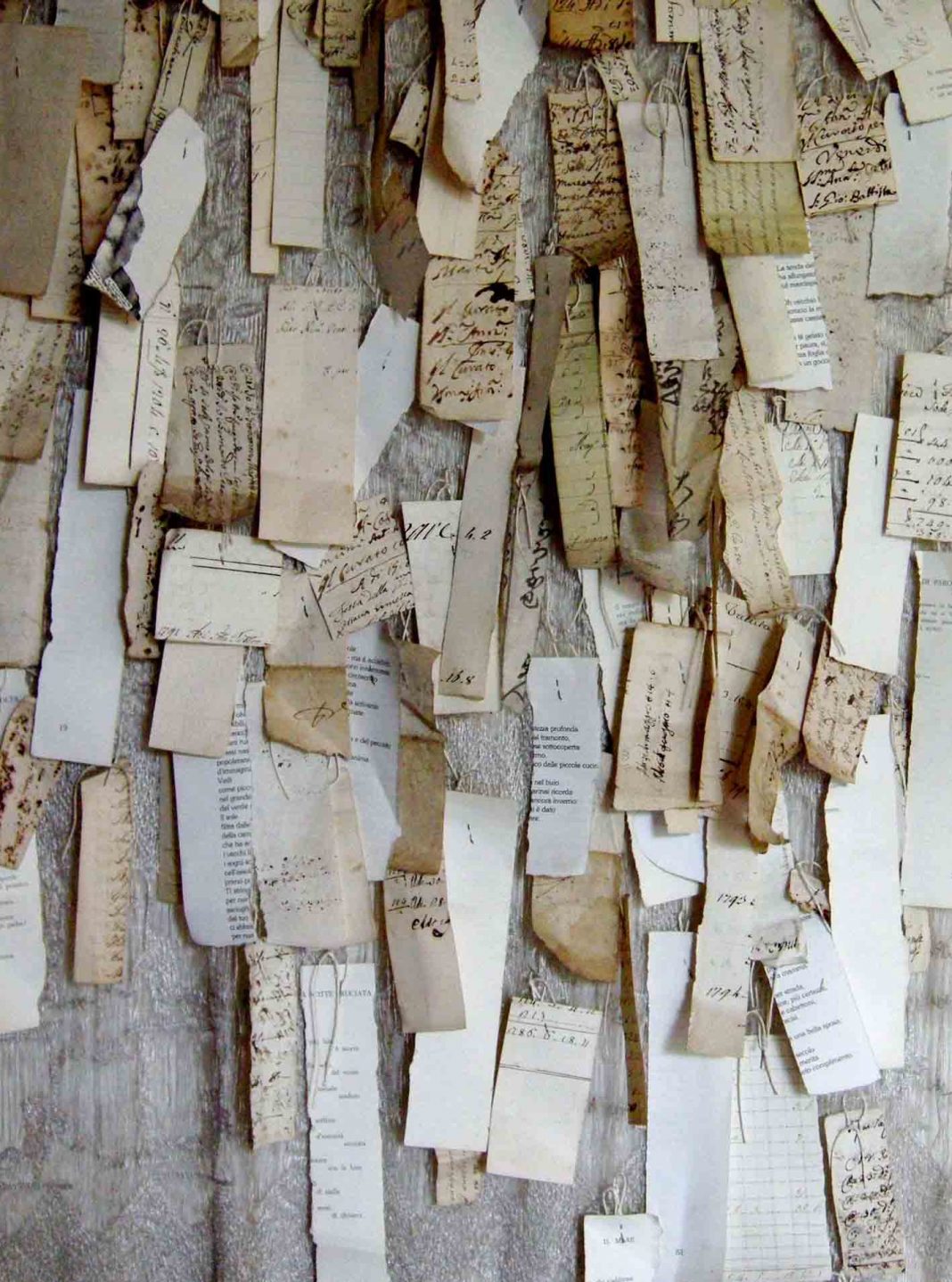 L’alchimia della parola. La scrittura nell’arte e l’arte nella scritturahttps://www.exibart.com/repository/media/eventi/2012/11/l8217alchimia-della-parola.-la-scrittura-nell8217arte-e-l8217arte-nella-scrittura-1068x1438.jpg