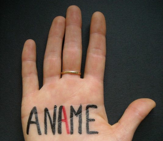 Chiara Foresti – Mania mi mina: anima mia, mi ami? Chiara Foresti – Mania mi mina: anima mia, mi ami?