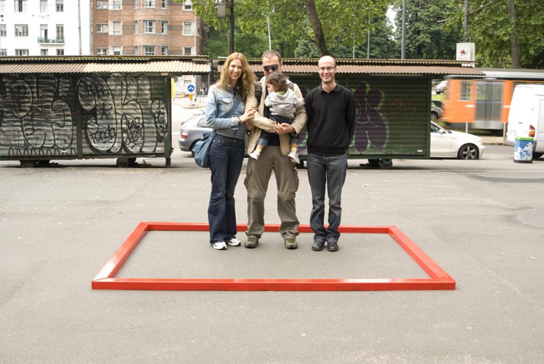 Io sono quello che noi siamohttps://www.exibart.com/repository/media/eventi/2013/02/io-sono-quello-che-noi-siamo-1068x715.jpg