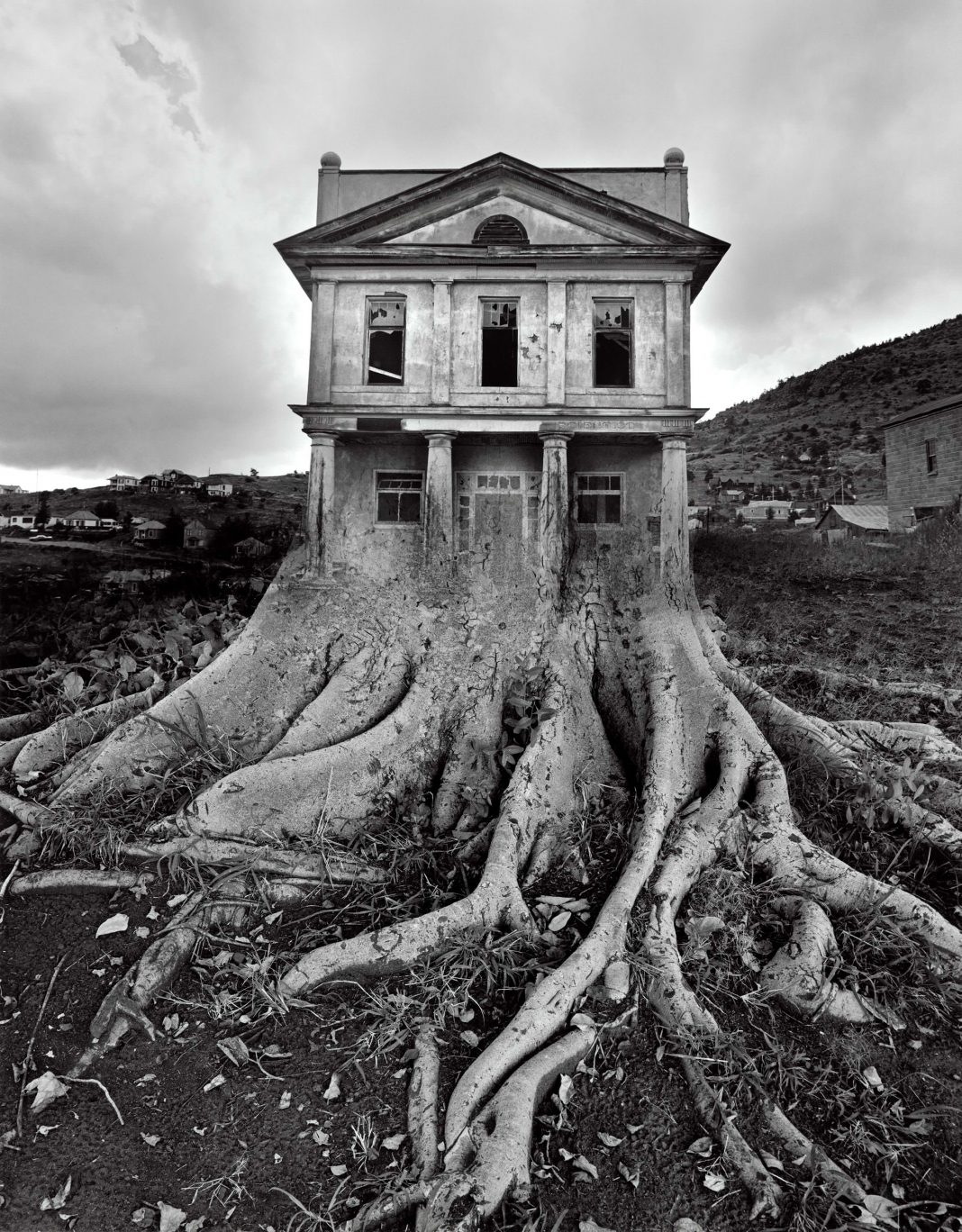 Jerry Uelsmannhttps://www.exibart.com/repository/media/eventi/2013/02/jerry-uelsmann-1068x1368.jpg