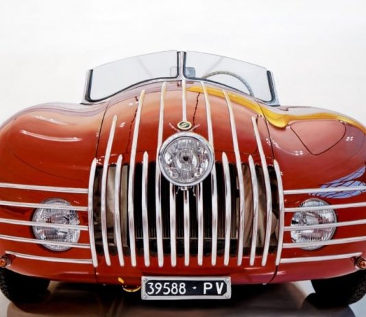 Enrico Ghinato – L’auto, la forma e i riflessi
