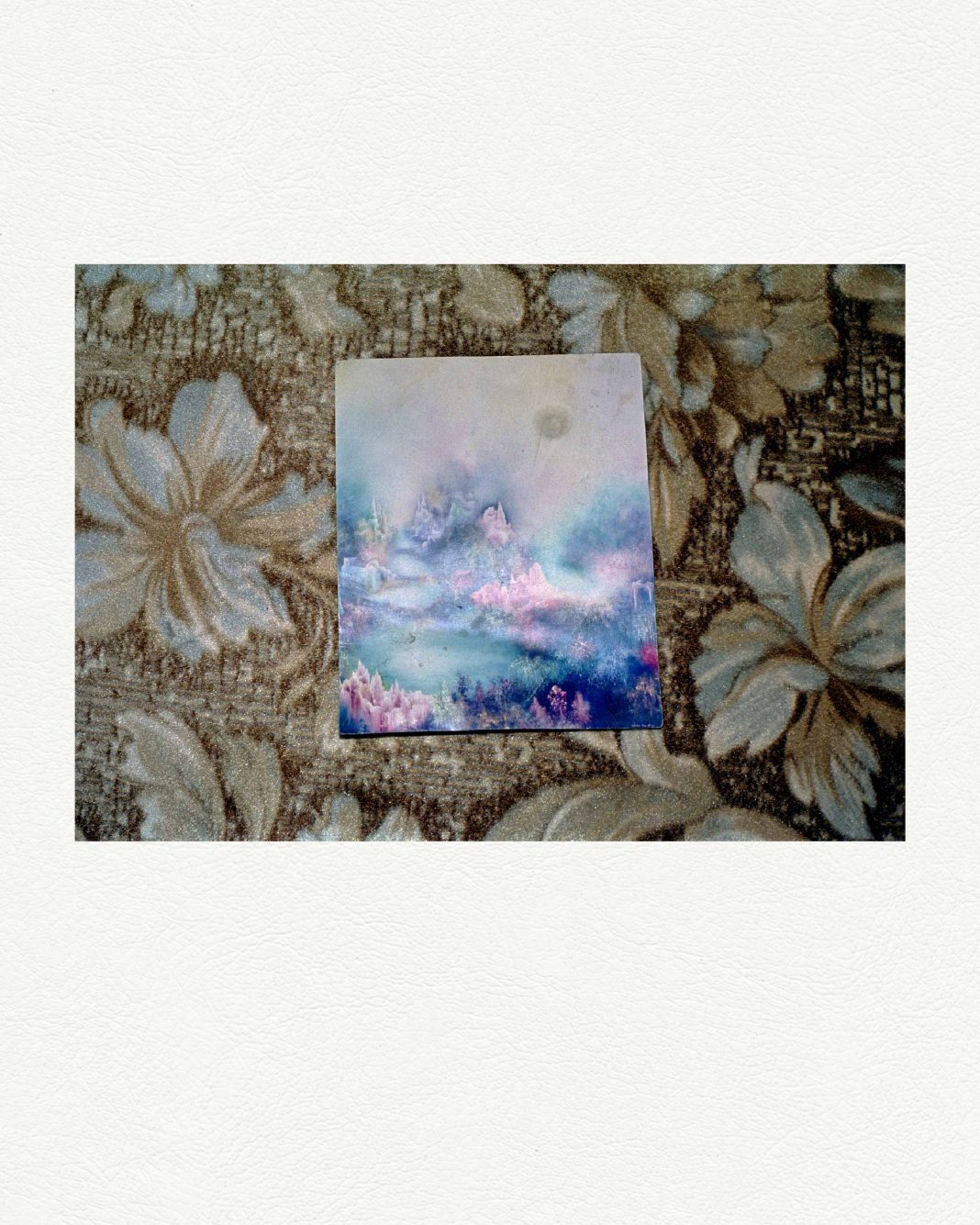 Tris Vonna-Michell  – Pebble Dashhttps://www.exibart.com/repository/media/eventi/2013/03/tris-vonna-michell-8211-pebble-dash-1068x1335.jpg