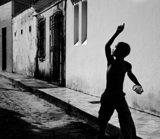 Barbara Beltramello – Momenti di chiaroscuro. Iquitos surreale