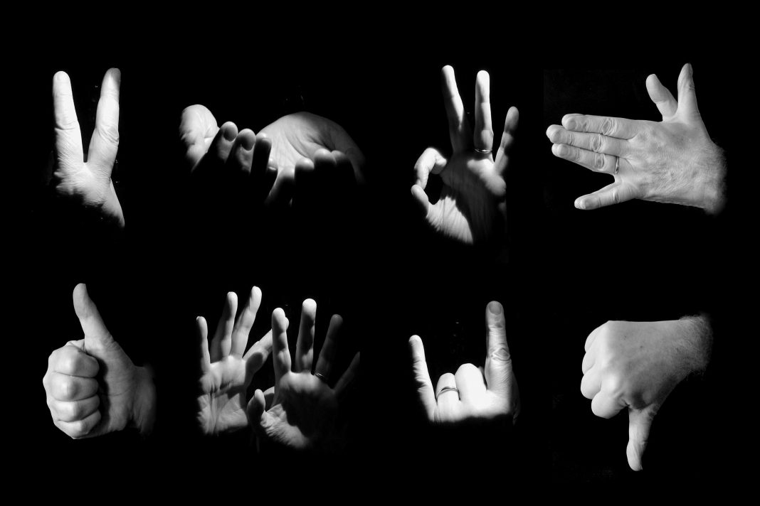 IL MONDO NELLE MANIhttps://www.exibart.com/repository/media/eventi/2013/05/il-mondo-nelle-mani-1068x712.jpg