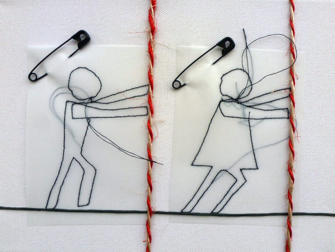 Stefania Malferrari  – Appesi ad un filohttps://www.exibart.com/repository/media/eventi/2013/05/stefania-malferrari-8211-appesi-ad-un-filo-1068x803.jpg