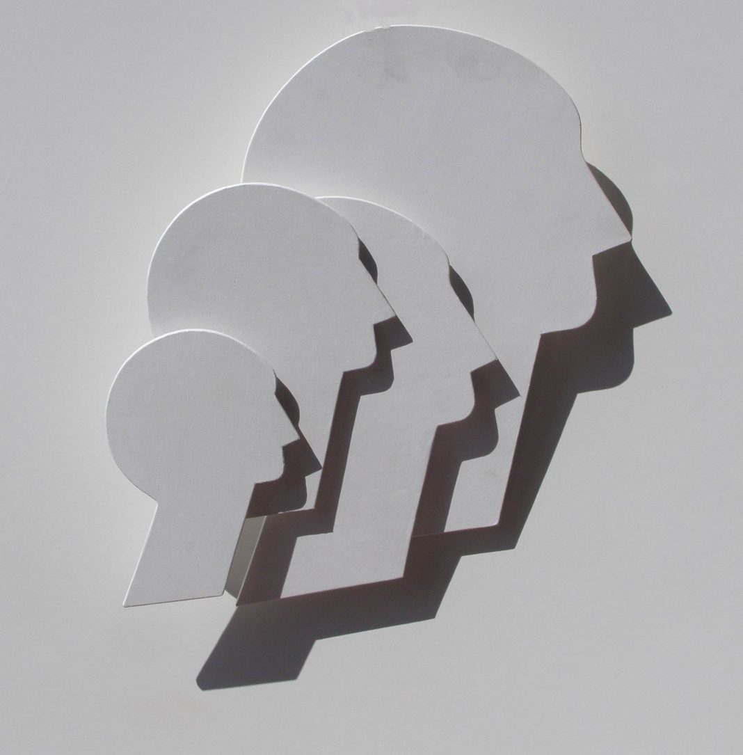 Sergio Bastiani – DIRITTO O ROVESCIO? Geometrie artistichehttps://www.exibart.com/repository/media/eventi/2013/06/sergio-bastiani-8211-diritto-o-rovescio-geometrie-artistiche-1068x1085.jpg