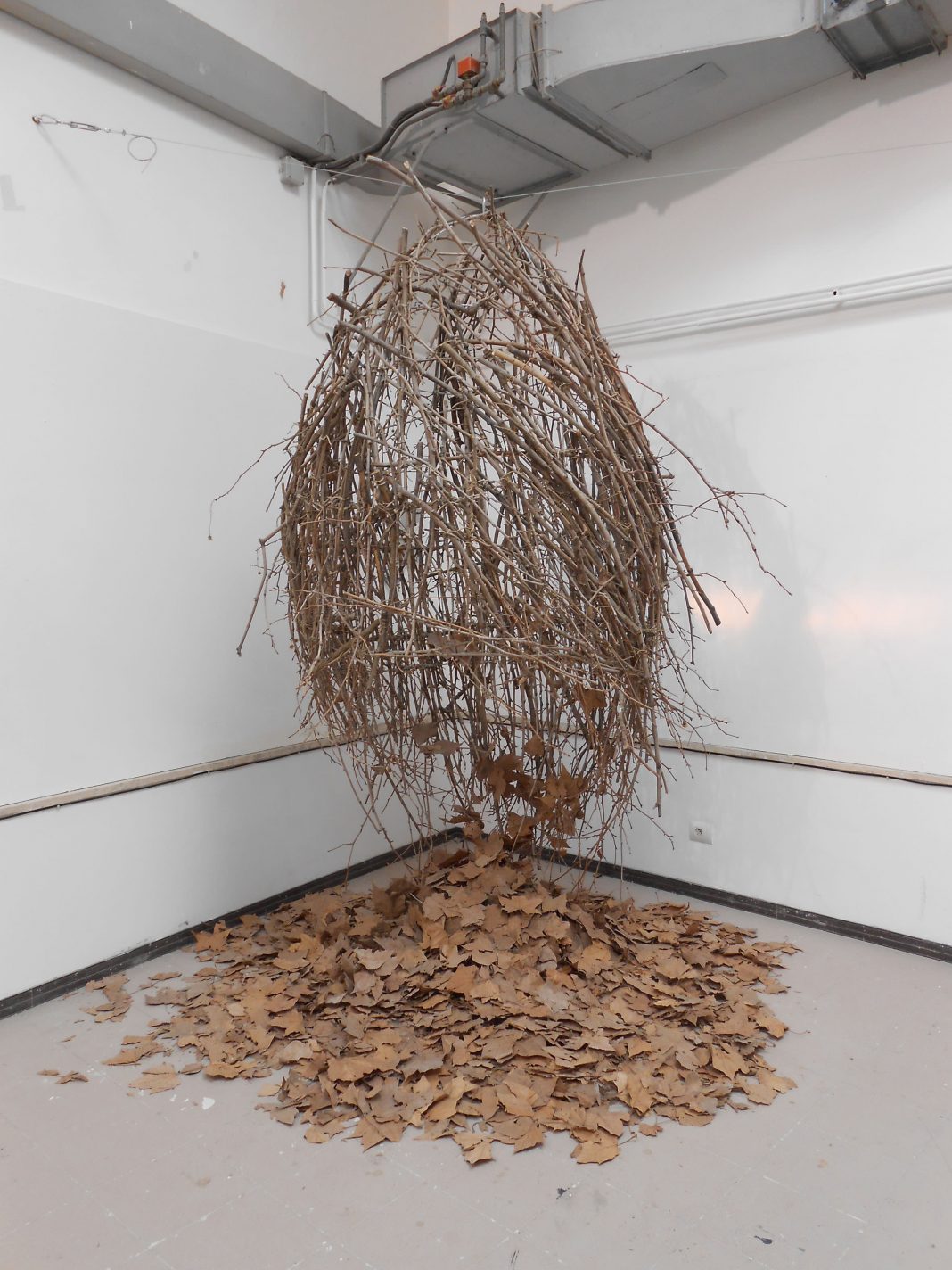 Solstizio d’estate work in progress. Artist in residency :  Roberto Atzorihttps://www.exibart.com/repository/media/eventi/2013/06/solstizio-d8217estate-work-in-progress.-artist-in-residency-roberto-atzori-1068x1424.jpg