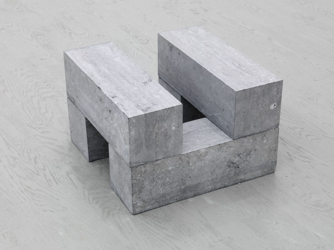 Carl Andrehttps://www.exibart.com/repository/media/eventi/2013/09/carl-andre-1068x801.jpg