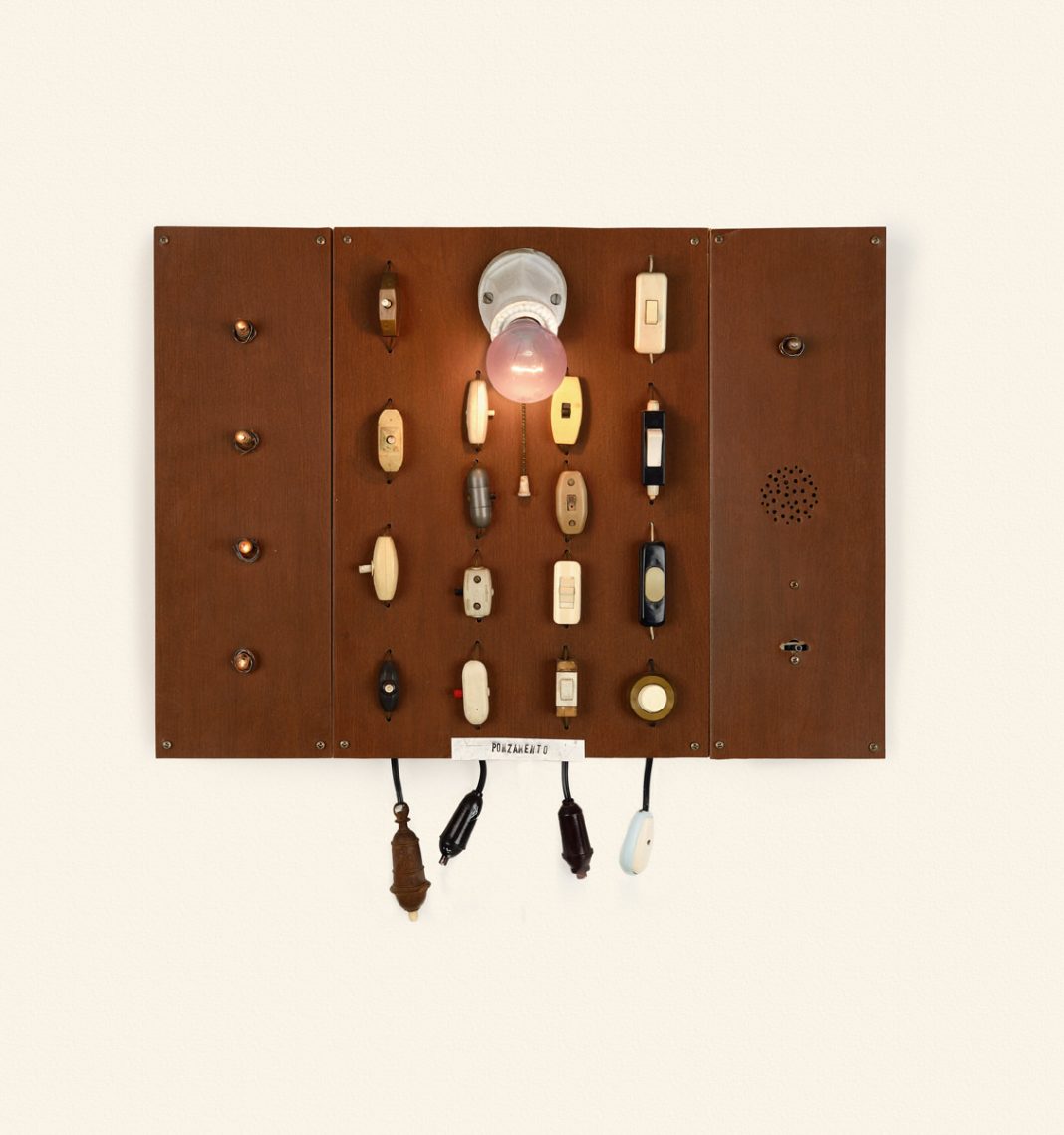 Sabrina D’Alessandro – URPS. Ufficio Resurrezione Parole Smarritehttps://www.exibart.com/repository/media/eventi/2013/09/sabrina-d8217alessandro-8211-urps.-ufficio-resurrezione-parole-smarrite-1068x1139.jpg