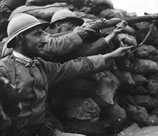 LASTRE DAL FRONTE: FOTOGRAFARE LA GRANDE GUERRA