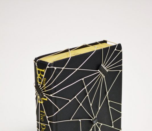 4 tales from the belly of the whale / 4 racconti dal ventre della balena