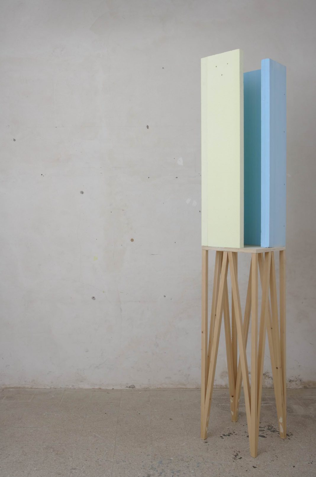 Alessandro Vizzini – Post Islanda
(Catabasi con Giardino Giallo)https://www.exibart.com/repository/media/eventi/2014/02/alessandro-vizzini-8211-post-islanda-catabasi-con-giardino-giallo-1068x1609.jpg