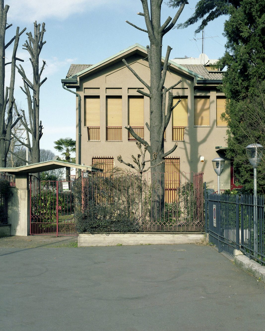 Luoghicomuni. Membranahttps://www.exibart.com/repository/media/eventi/2014/03/luoghicomuni.-membrana-1068x1335.jpg