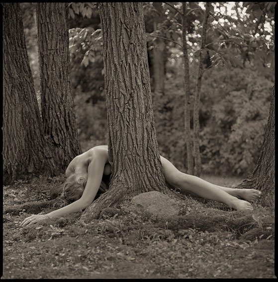 Douglas Beasley – Ambiguous Relationships: Sacred body/Sacred groundhttps://www.exibart.com/repository/media/eventi/2014/04/douglas-beasley-8211-ambiguous-relationships-sacred-bodysacred-ground.jpg