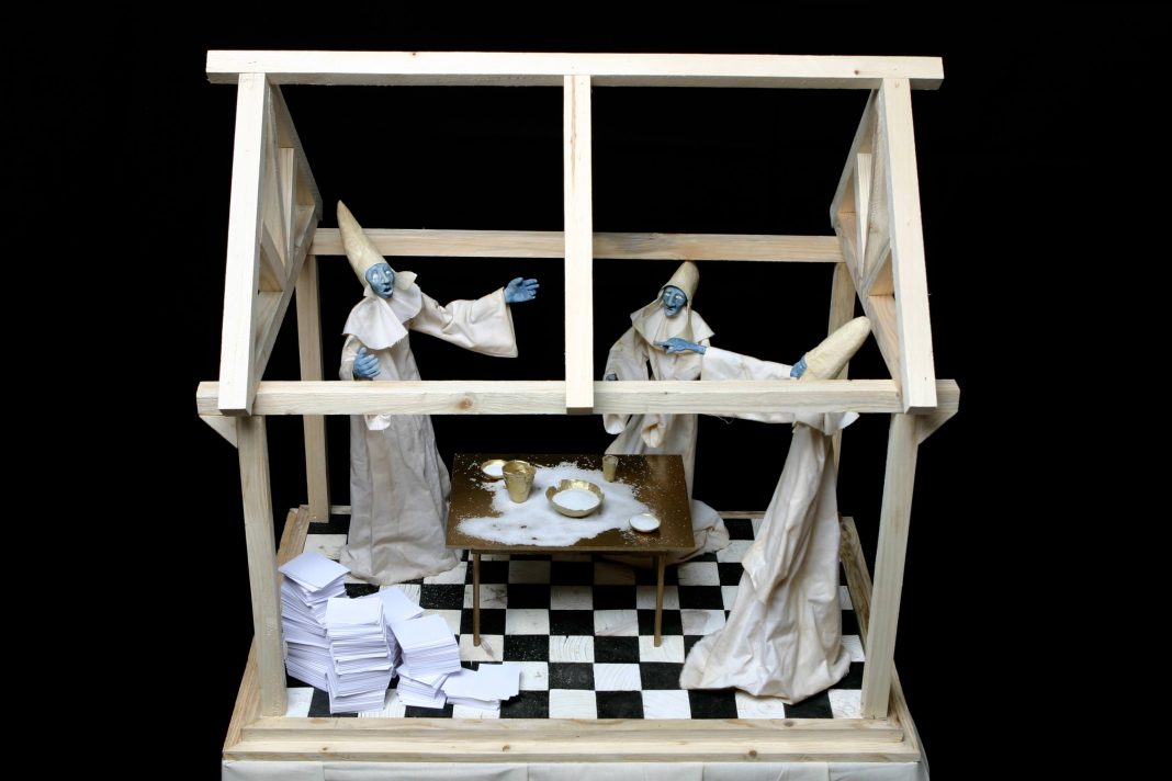 Enzo Barion – La cadutahttps://www.exibart.com/repository/media/eventi/2014/05/enzo-barion-8211-la-caduta-1068x712.jpg