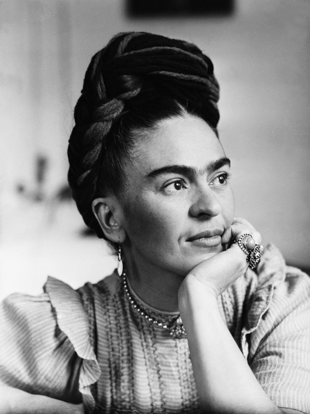 Frida Kalho una vita per immaginihttps://www.exibart.com/repository/media/eventi/2014/05/frida-kalho-una-vita-per-immagini-1068x1424.jpg