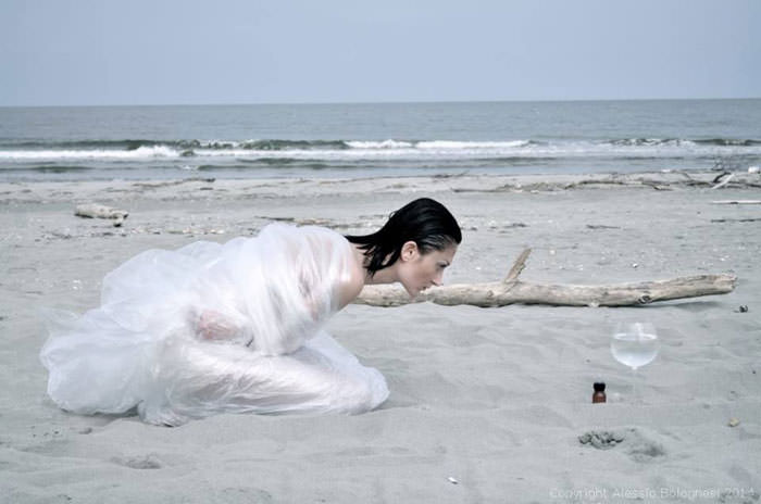 Giovanna Lacedra – Come il mare in un bicchierehttps://www.exibart.com/repository/media/eventi/2014/05/giovanna-lacedra-8211-come-il-mare-in-un-bicchiere.jpg